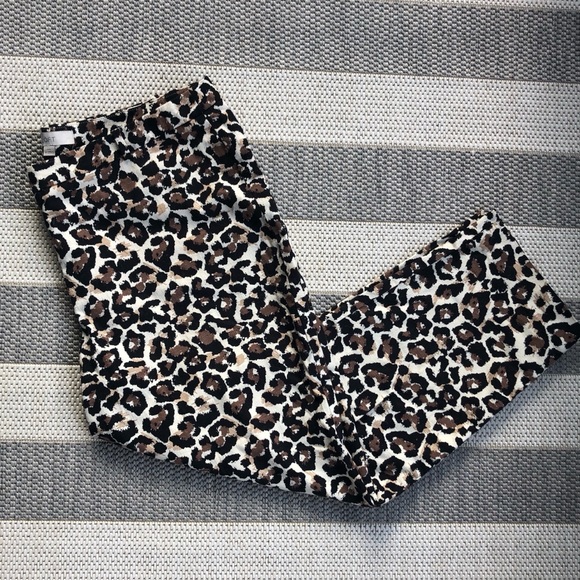 Loft Leopard Cropped Pants! 🐆 - Picture 1 of 6